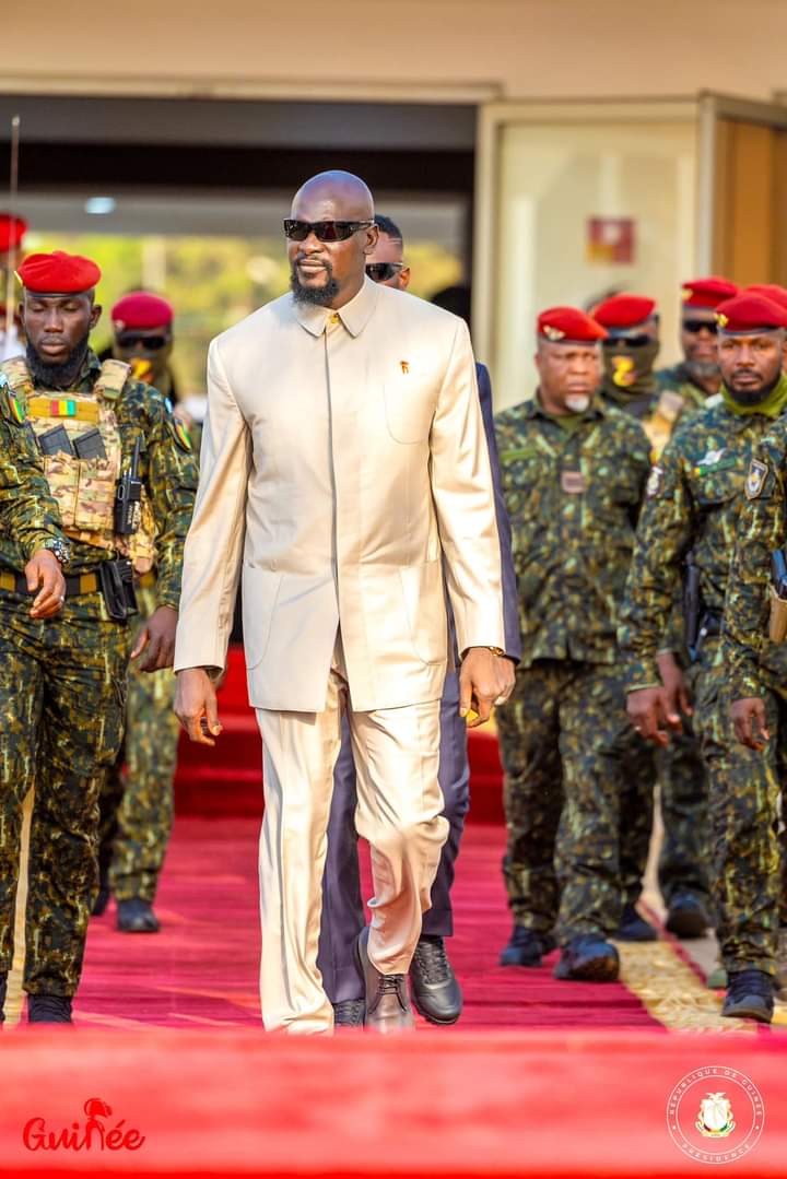 Sénégal/Investiture de Bassirou Diomaye Faye : le Général Mamadi Doumbouya prend le départ pour assister à la cérémonie