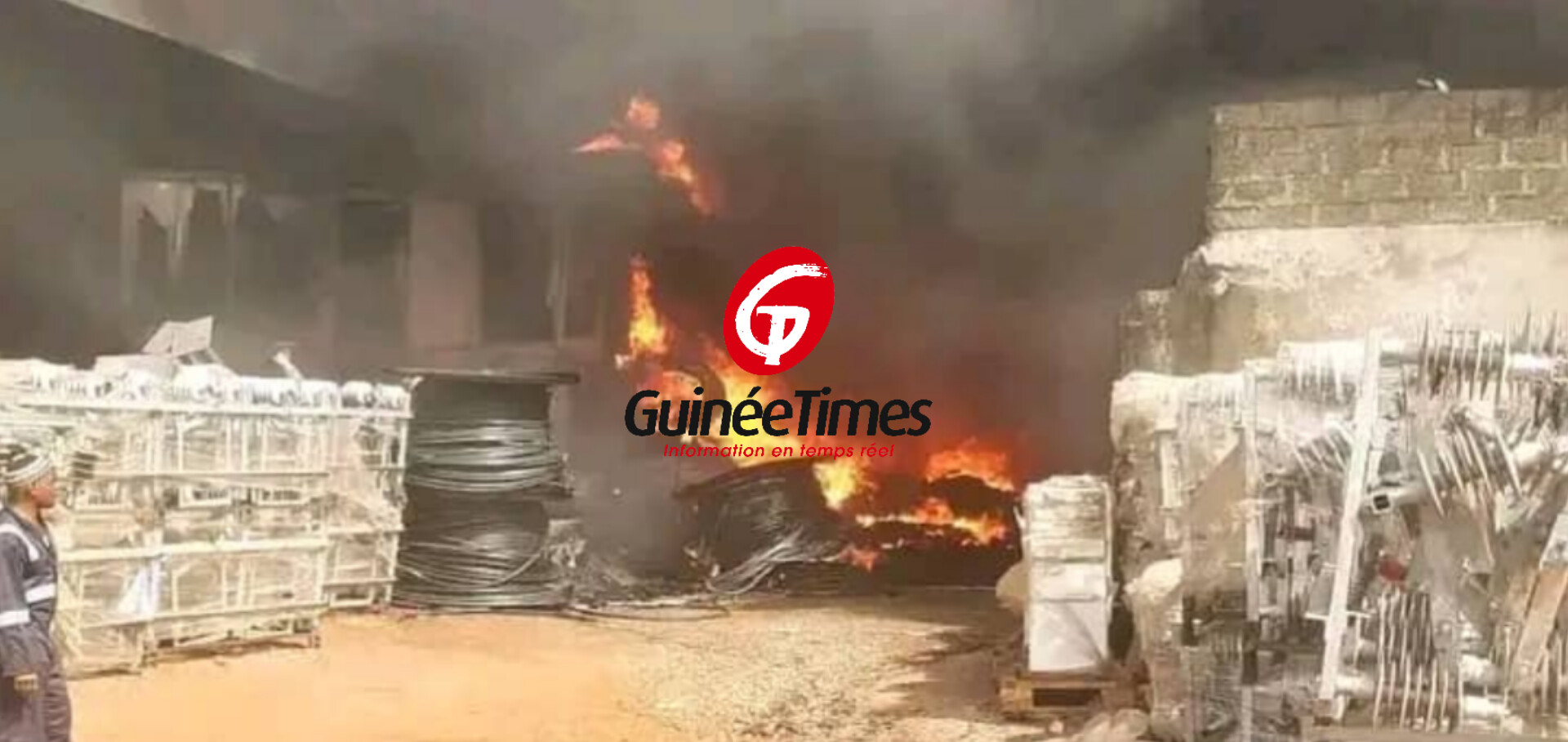 Incendie dans un entrepôt d’EDG à Hamdallaye : plusieurs matériels sont partis en fumée selon le DG par intérim