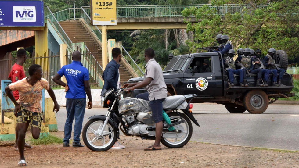 Guinée : Après le limogeage du gouvernement, la population attend le « nouveau souffle » promis par la présidence