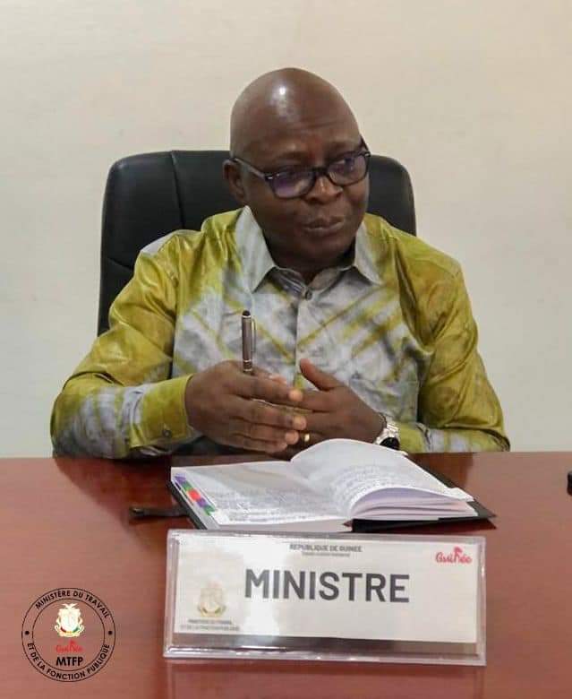 Le ministre de la fonction publique annonce l'enrôlement des enseignants contractuels communaux